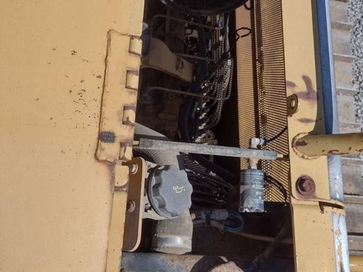 2003-caterpillar-d4g-xl-image-26