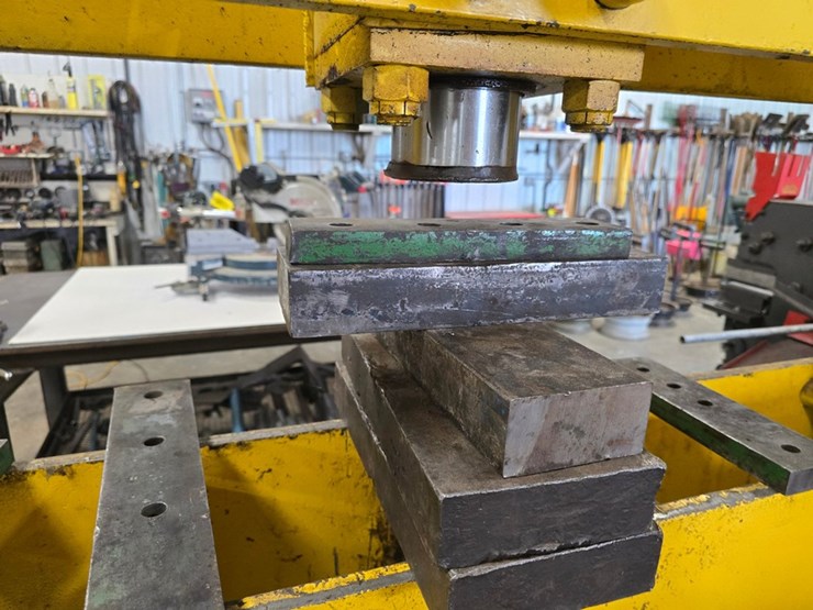 #9626-•-30-ton-shop-press-image-11
