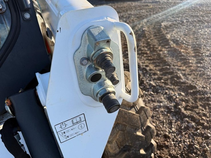 2017-bobcat-s550-image-11
