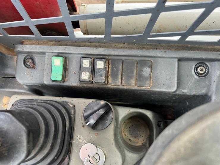 2021-takeuchi-tl8-image-22
