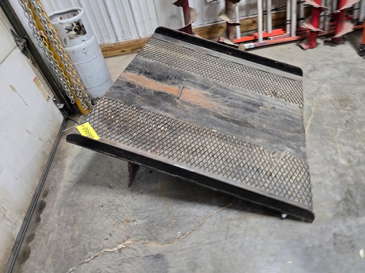 #9690-•-4'x4'-dock-plate-image-4