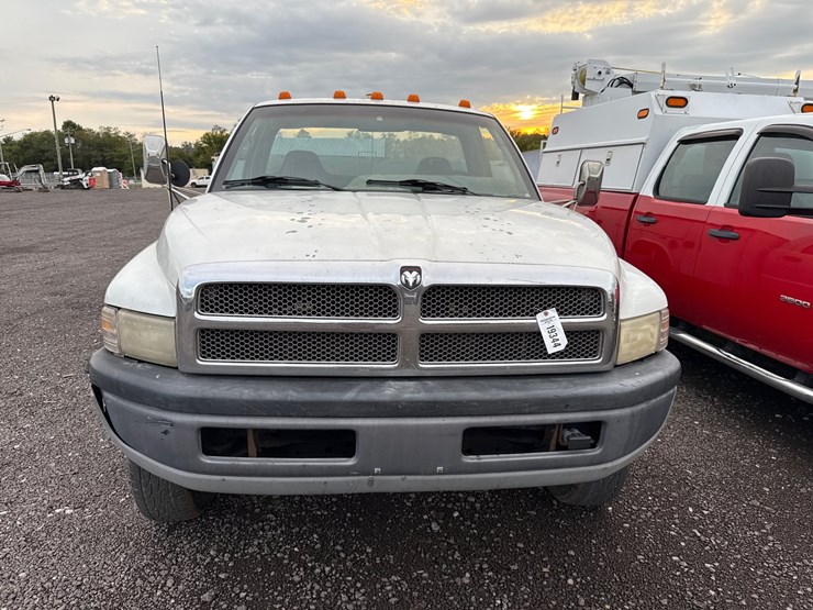 1997-dodge-ram-3500-image-2