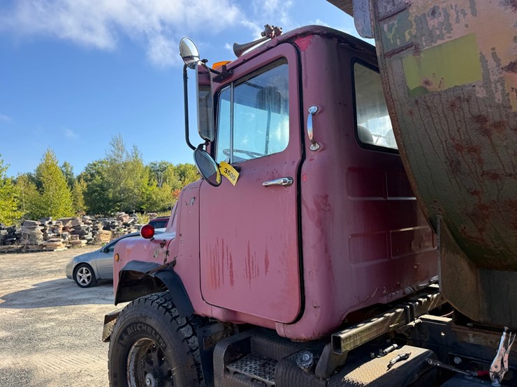 mack-dm685s-image-28