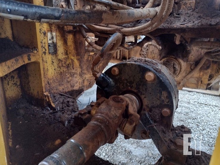 2006-deere-444j-image-33