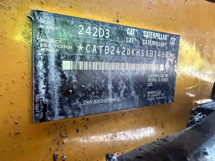 2020-caterpillar-242d3-image-27