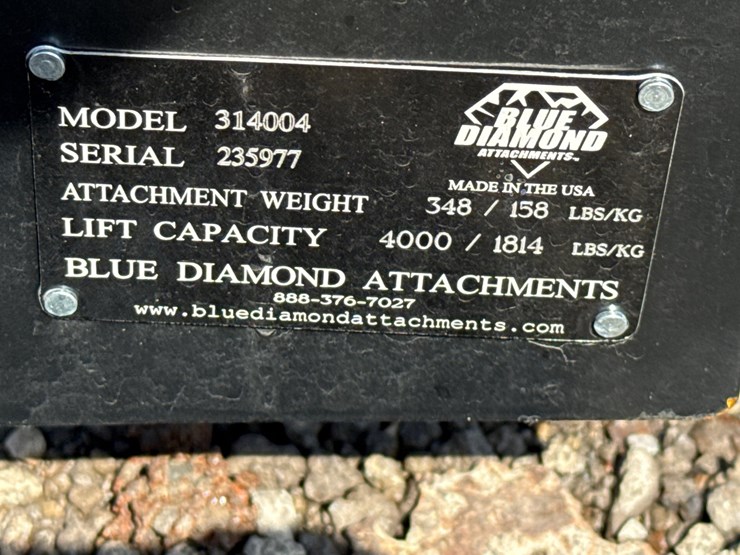 #2048-•-blue-diamond-48"-skid-steer-pallet-forks-image-3