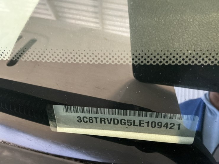 2020-dodge-2500-image-16
