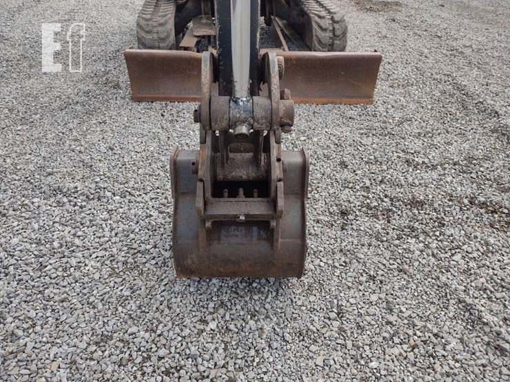 2015-deere-35g-image-22