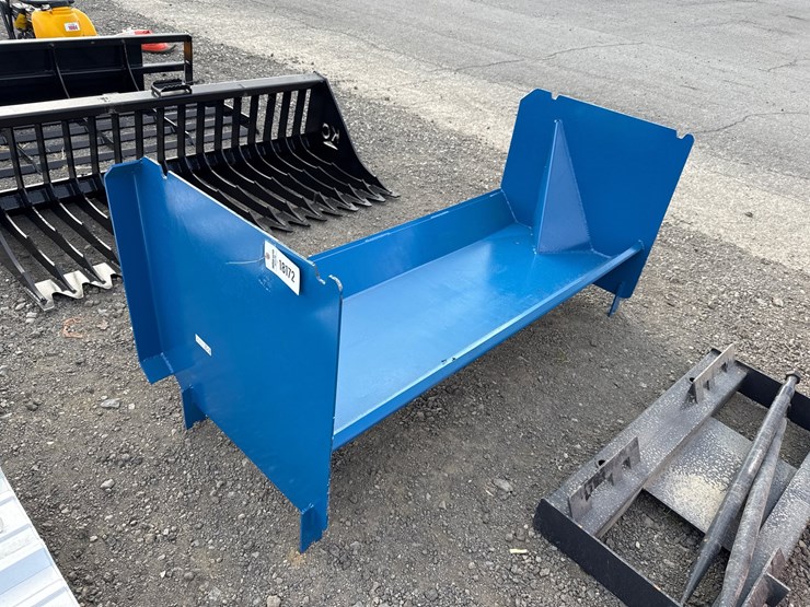 #1001-•-68"-skid-steer-snow-pusher-image-2