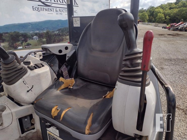 2015-deere-35g-image-9