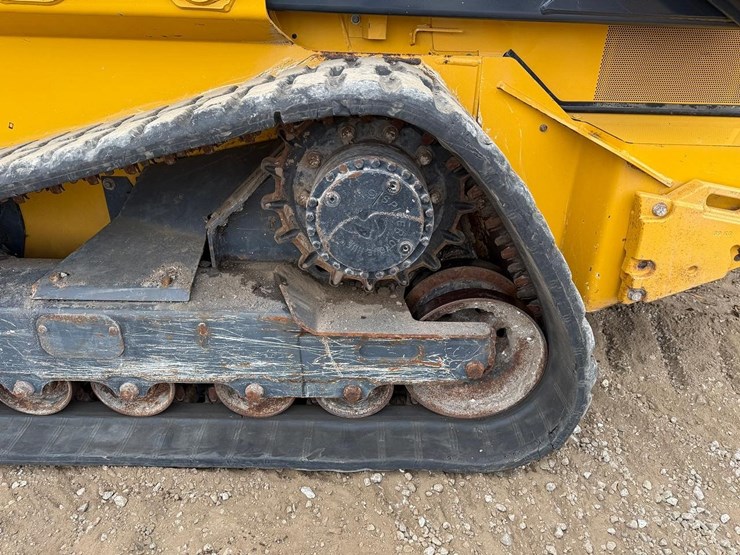 2024-deere-331g-image-19