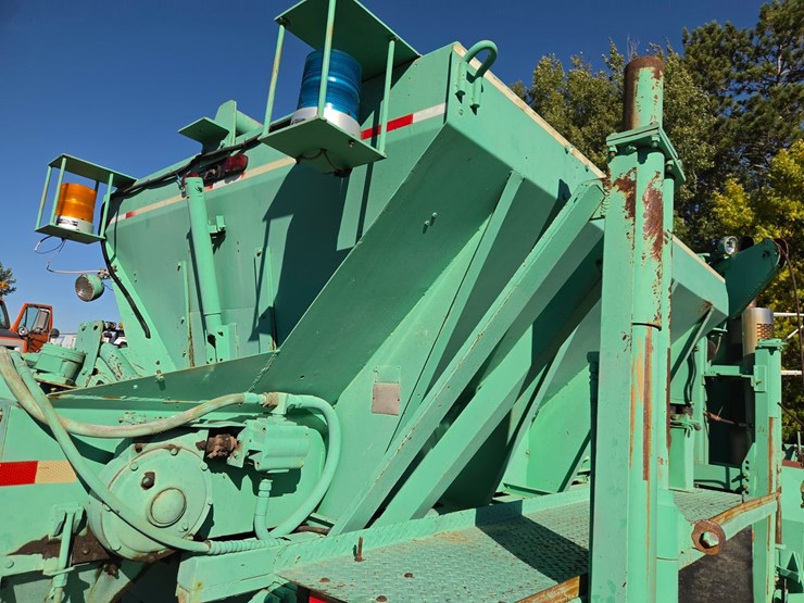 #3410-•-1974-oshkosh-p2025-1e1-plow-truck-image-27