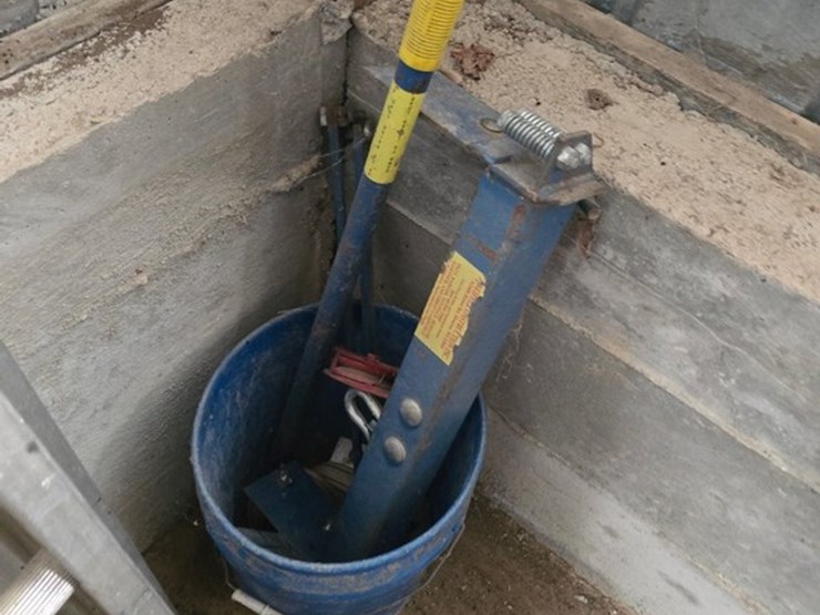#9765-•-rgc-shingle-hoist-image-7