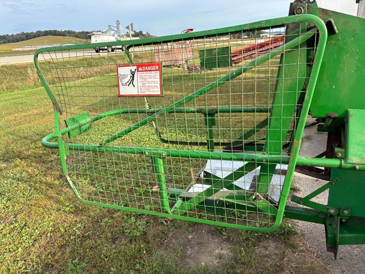 john-deere-338-image-13