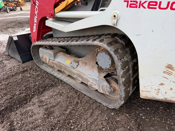 2020-takeuchi-tl8-image-17
