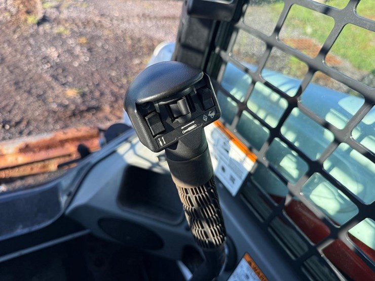 2018-bobcat-s550-image-19