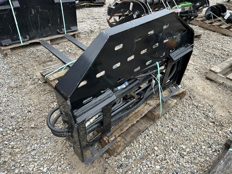 giyi-60"-side-shift-pallet-forks-image-4