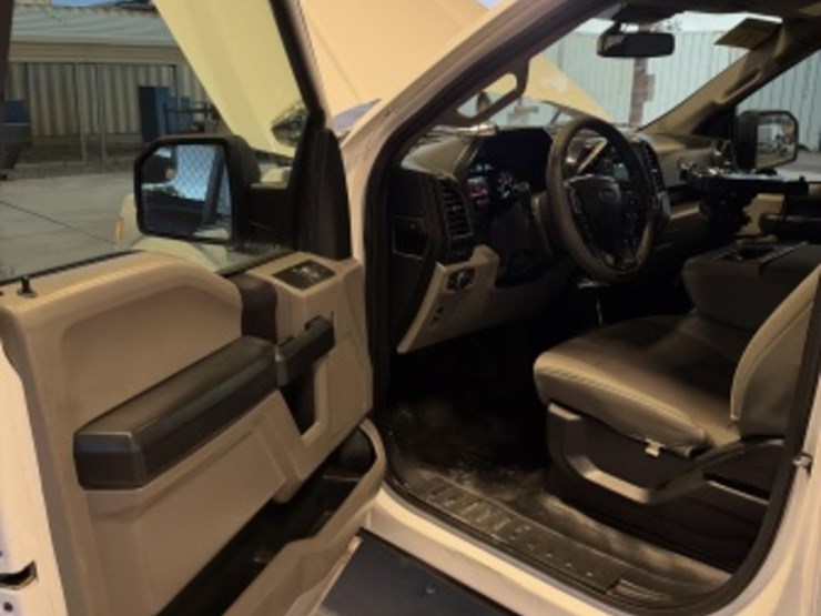 2019-ford-f150-image-25