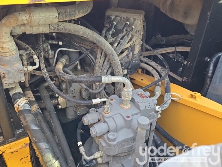 2019-deere-210g-lc-image-49