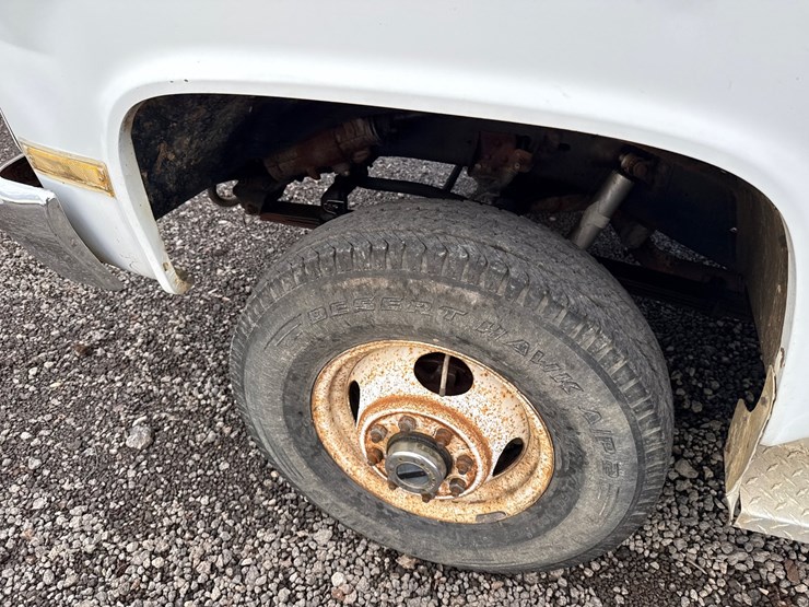 1989-chevrolet-3500-image-13