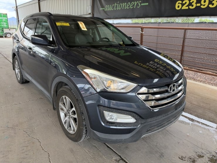 2014-hyundai-santa-fe-sport-image-2