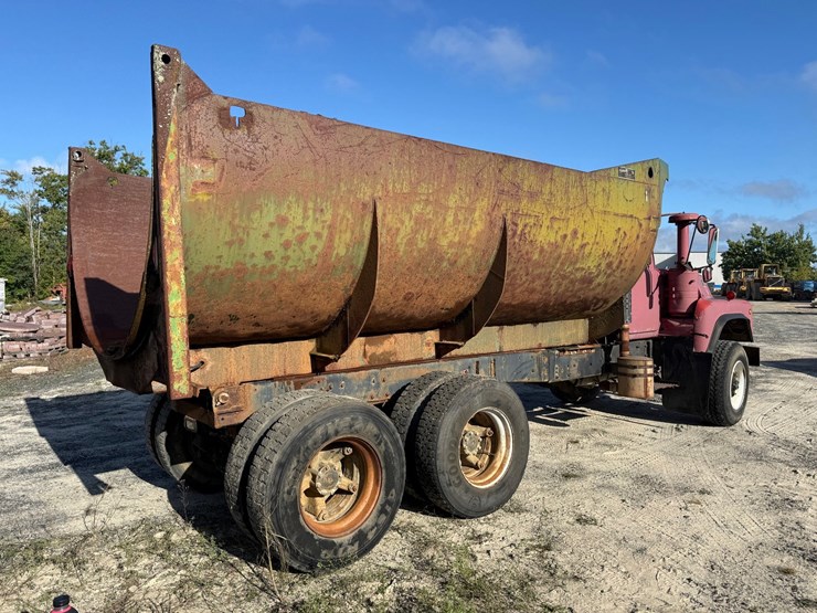 mack-dm685s-image-5