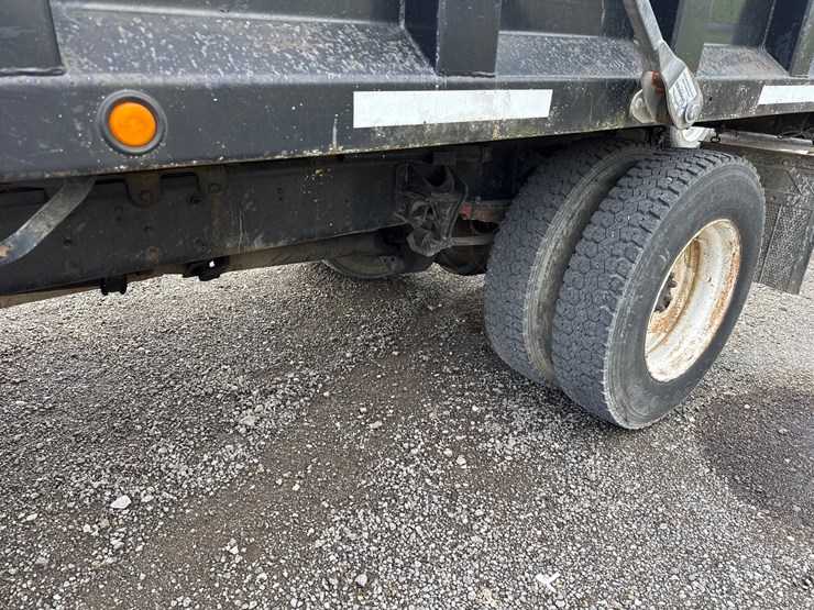 2005-ford-f650-image-12