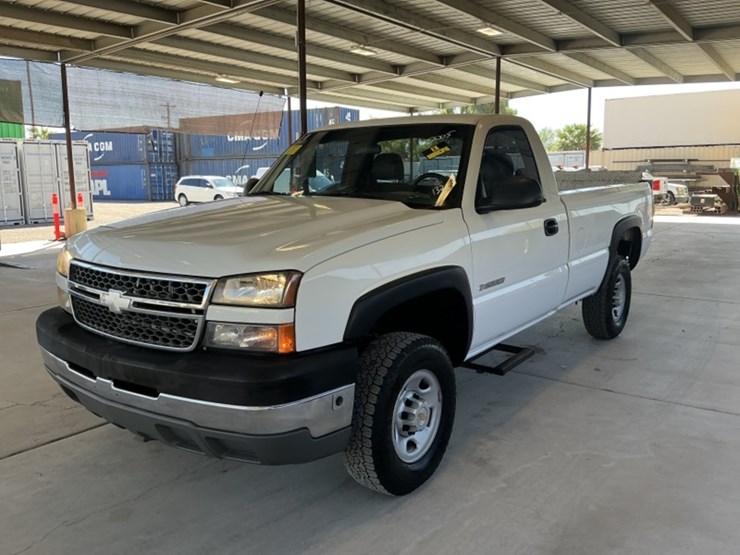 2005-chevrolet-silverado-2500hd-image-4