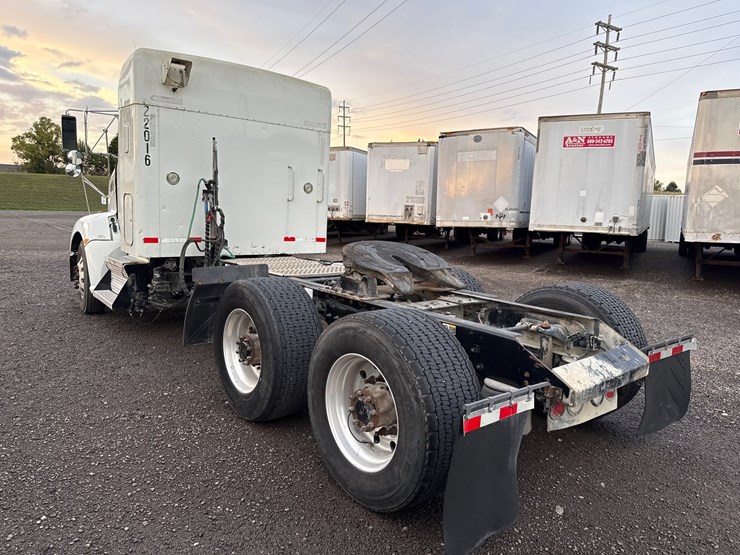 2013-kenworth-t660-image-9