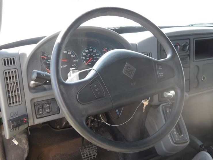 2006-international-durastar-4200-image-22