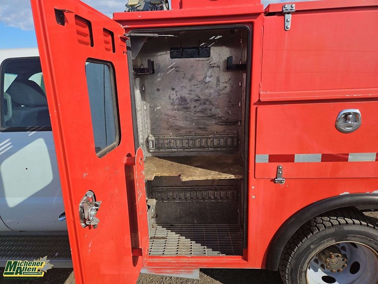 2011-ford-f550-image-30