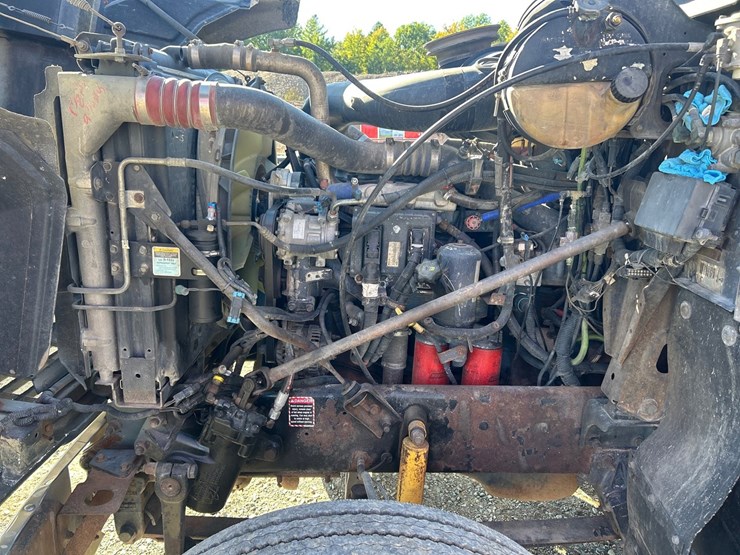 2004-mack-ch613-image-50