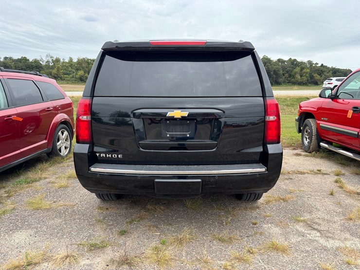 2015-chevrolet-tahoe-ltz-image-5