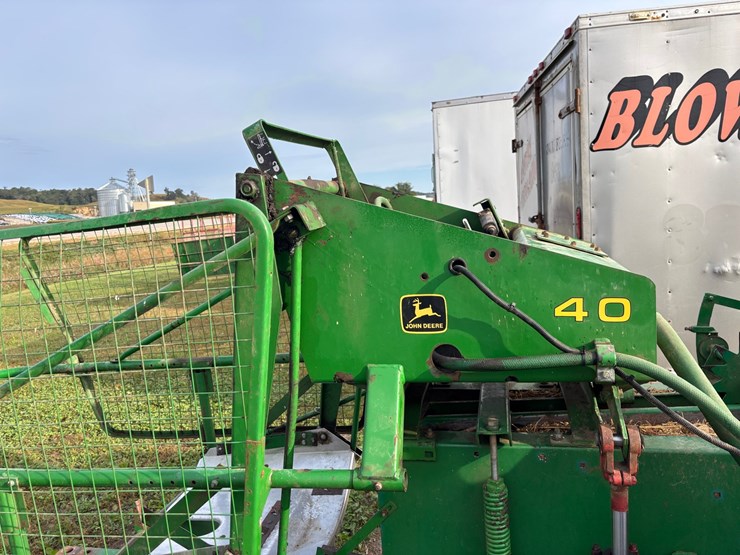 john-deere-338-image-12