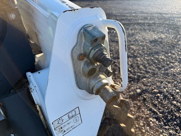 2017-bobcat-s550-image-11