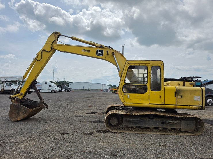 deere-490d-image-13