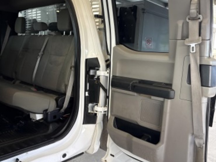 2019-ford-f550-image-31