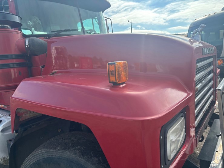mack-rd688s-image-20