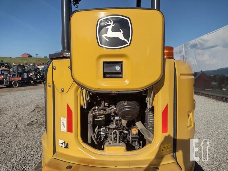 2021-deere-35g-image-34