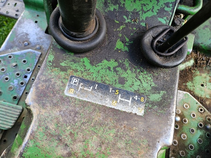 john-deere-2440-image-24