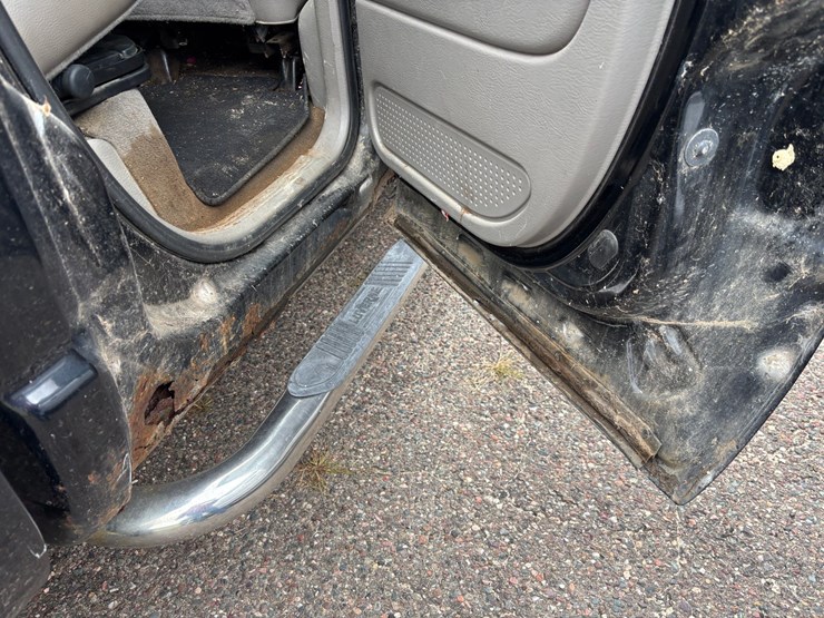 2004-dodge-3500-image-36