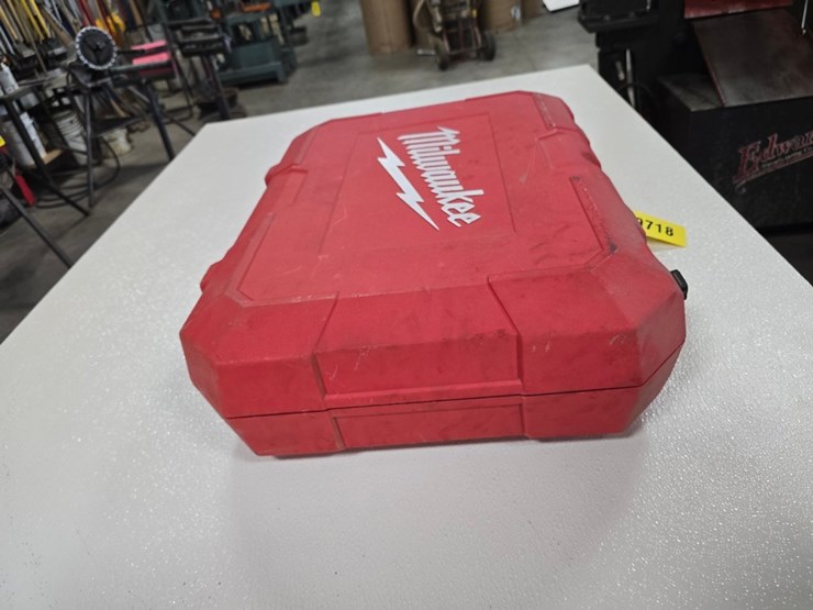 #9718-•-milwaukee-1518-electro-magnetic-drill-kit-image-9