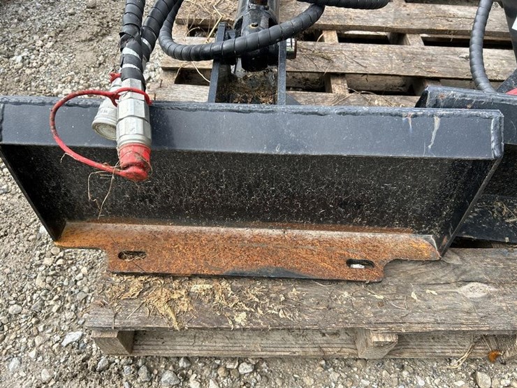 giyi-common-interface-backhoe-attachment-image-4