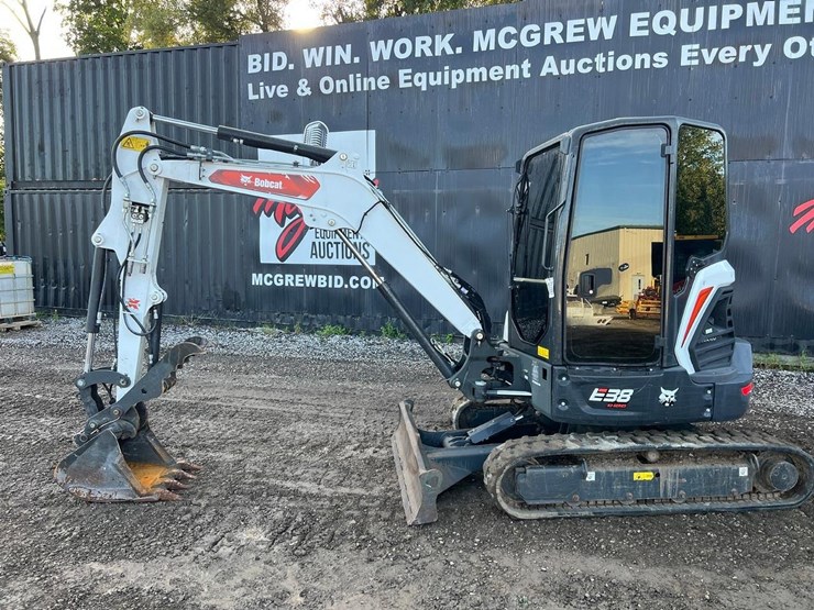 2024-bobcat-e38-image-3