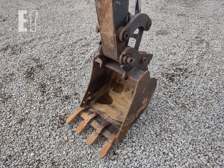 2015-deere-35g-image-23