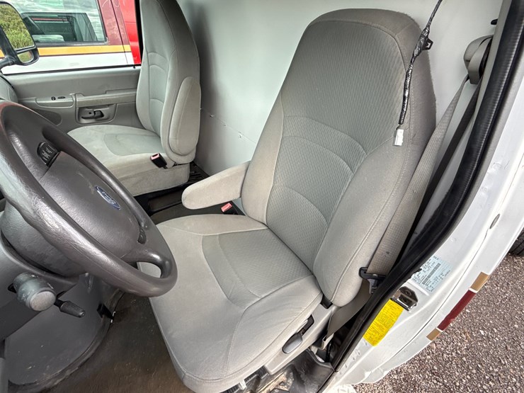 2008-ford-e450-image-14