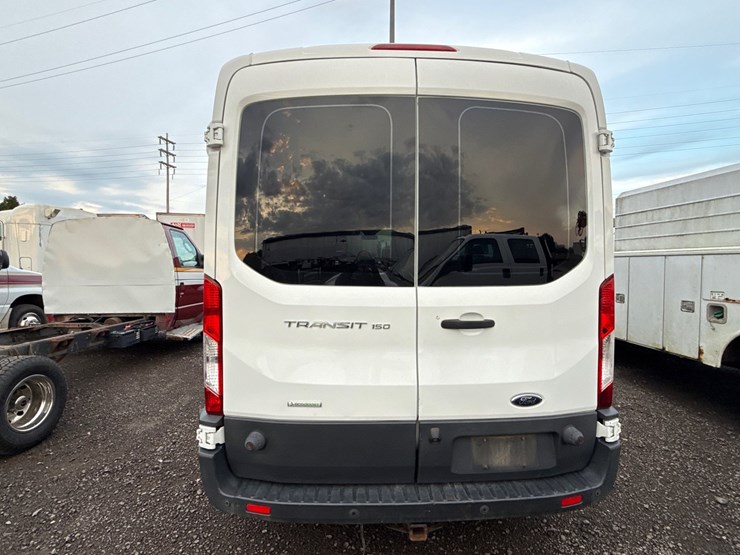 2016-ford-transit-image-11