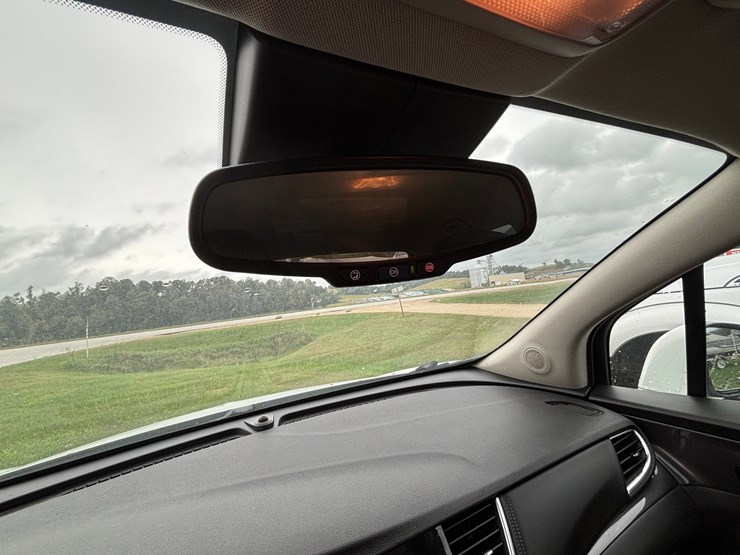 2021-buick-encore-image-41
