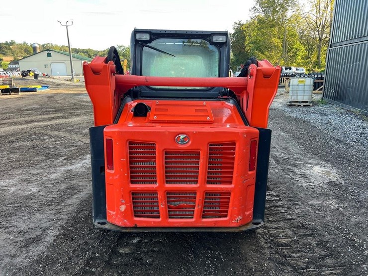kubota-svl65-2-image-5