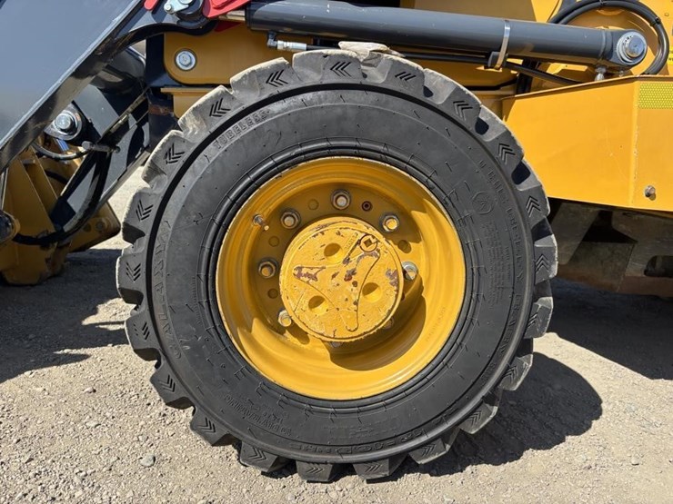 2021-deere-210l-image-26